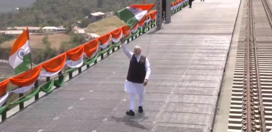 दुनिया के सबसे ऊंचे चिनाब ब्रिज पर तिरंगा लेकर क्यों उतरे पीएम मोदी?