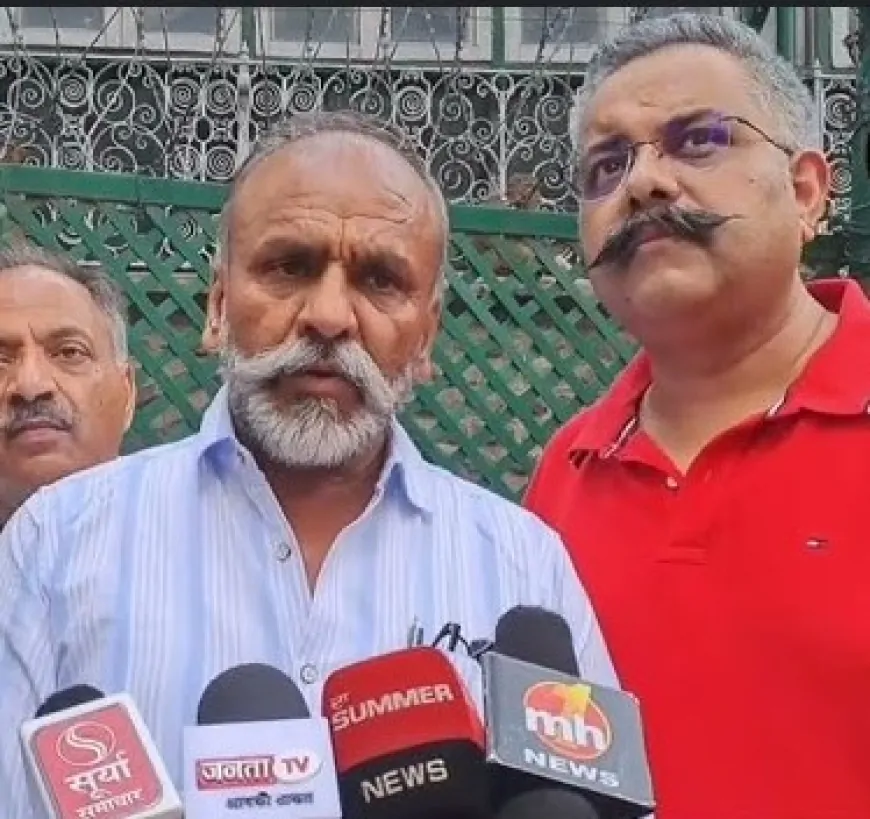 रिज मैदान पर लगे स्टॉल के विरोध में उतरे व्यापारी, व्यापारियों ने बाहरी राज्यों के स्टॉल को हटाने की उठाई मांग