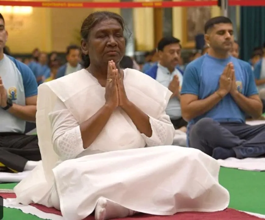 राष्ट्रपति द्रौपदी मुर्मू ने देहरादून में किया योग, राष्ट्रपति ने लोगों से की योग अपनाने की अपील