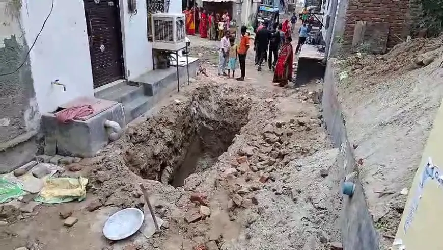 बहू की हत्या कर घर के बाहर दफनाया शव