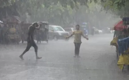 दिल्ली-एनसीआर में झमाझम बारिश से मौसम सुहाना