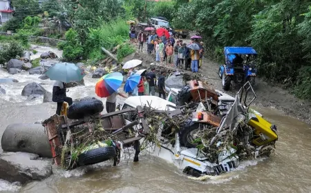 देशभर में बारिश के हालात बेहाल, महाराष्ट्र में पानी ही पानी, हिमाचल में मचाई तबाही 