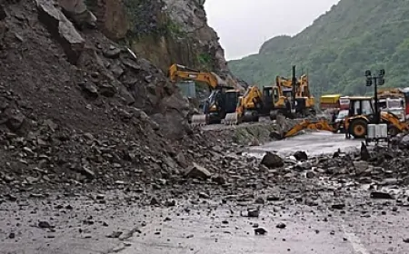 मंडी में बारिश के बाद फिर लैंडस्लाइड, मंडी-कुल्लू नेशनल हाईवे बंद