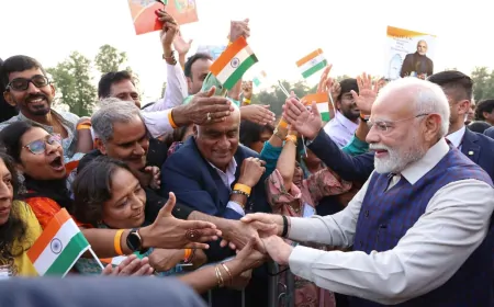 PM Modi UK visit: लंदन में पीएम मोदी का गर्मजोशी से स्वागत