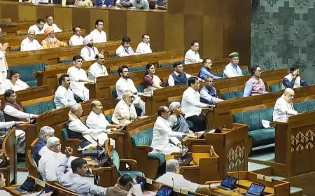 संसद के मॉनसून सत्र का चौथा दिन,  विपक्षी सांसदों का हंगामा जारी