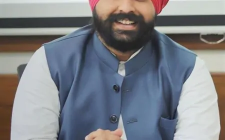 गुरुद्वारा शीशगंज साहिब से स्वच्छता अभियान का कैबिनेट मंत्री हरजोत सिंह बैंस ने किया शुभारंभ