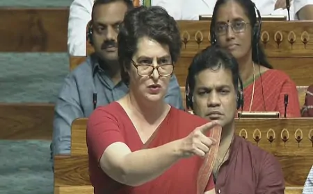 लोकसभा में ऑपरेशन सिंदूर पर चर्चा जारी, प्रियंका गांधी ने सरकार से किए तीखे सवाल