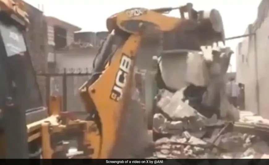 नशा तस्करों के खिलाफ पंजाब पुलिस की कार्रवाई, पंचायत जमीन को तस्करों के कब्जे से कराया खाली