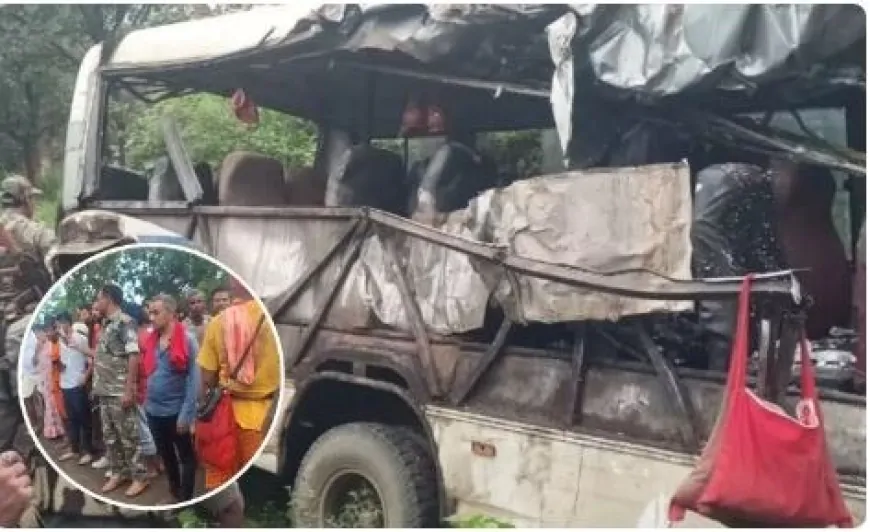 झारखंड के देवघर में बस और ट्रक में भीषण टक्कर, 5 लोगों की मौत