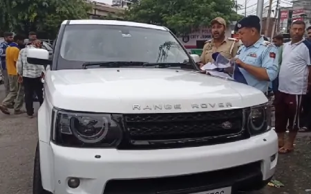 अभिनेता अक्षय कुमार की गाड़ी का कटा चालान, नियम सबके लिए बराबर- ट्रैफिक पुलिस