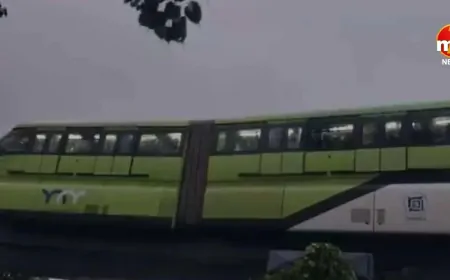 मुंबई में भारी बारिश का कहर, मोनोरेल हवा में अटकी,  फंसे दर्जनों यात्री