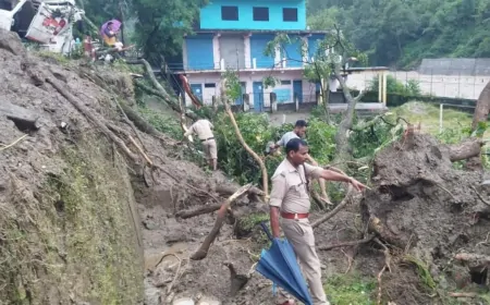 चमोली के थराली में फटा बादल, राहत और बचाव कार्य में जुटी रेस्क्यू टीम