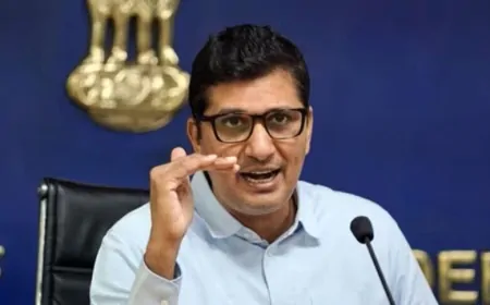 AAP नेता और दिल्ली के पूर्व मंत्री सौरभ भारद्वाज के घर ED की रेड