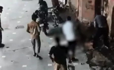 कालकाजी मंदिर के सेवादार की डंडों से पीट-पीटकर हत्या, हमलावर फरार