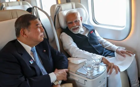 जापान में PM मोदी ने की बुलेट ट्रेन की सवारी, प्रशिक्षण ले रहे भारतीय लोको पायलटों से की मुलाकात 