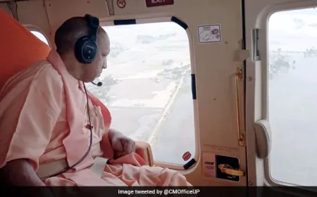 CM योगी ने बाढ़ग्रस्त इलाकों का किया हवाई निरीक्षण, अधिकारियों को दिए निर्देश