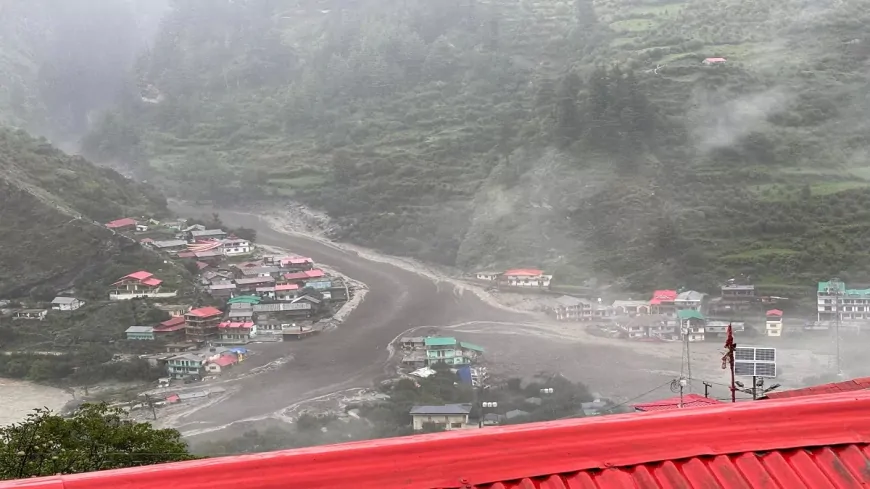 Uttarkashi Cloud Burst: बादलों से बरसी मौत… प्रशासन ने जारी किए हेल्पलाइन नंबर