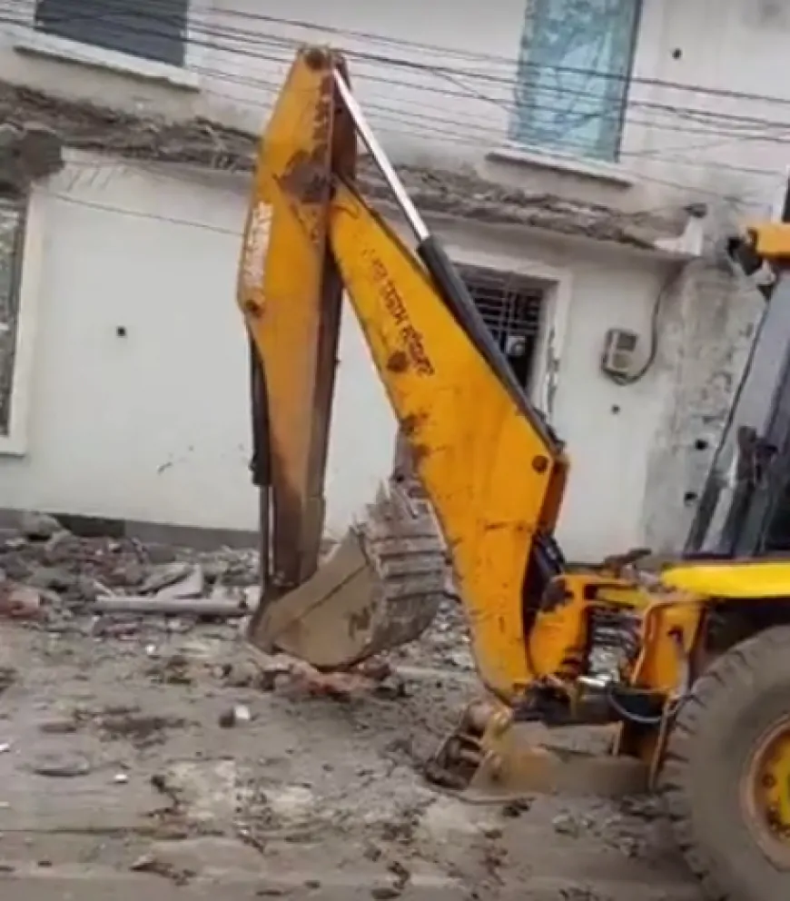 लुधियाना में अवैध निर्माण पर नगर निगम की कार्रवाई, हाईकोर्ट के बाद ढाबे पर चला बुलडोजर 