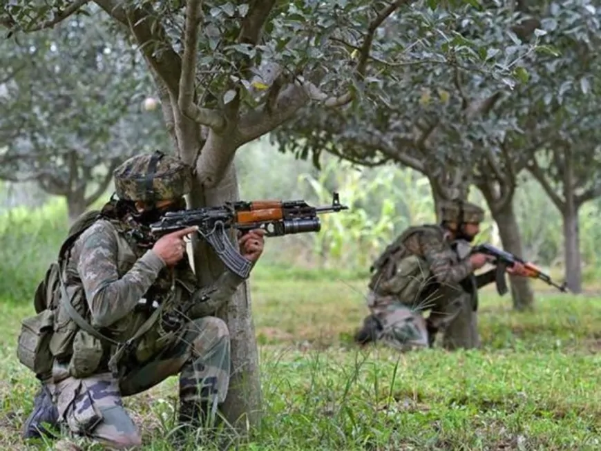 कश्मीर के कुलगाम में आतंकियों से मुठभेड़ में दो जवान शहीद