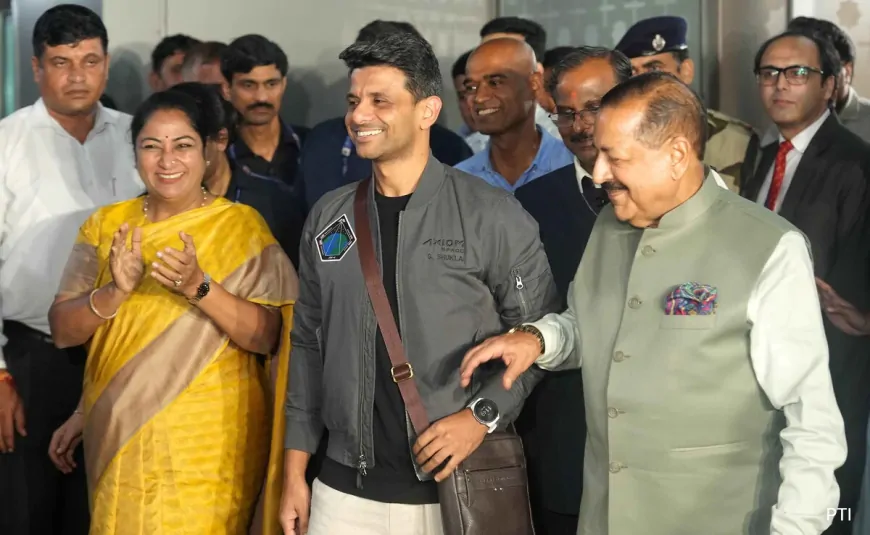 अंतरिक्ष में भारत का परचम लहराकर लौटे शुभांशु शुक्ला, दिल्ली एयरपोर्ट पर हुआ भव्य स्वागत