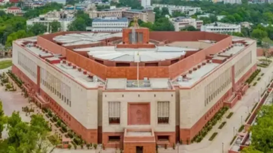 संसद भवन की सुरक्षा में सेंध, दीवार कूदकर गरुड़ द्वार तक पहुंचा शख्स