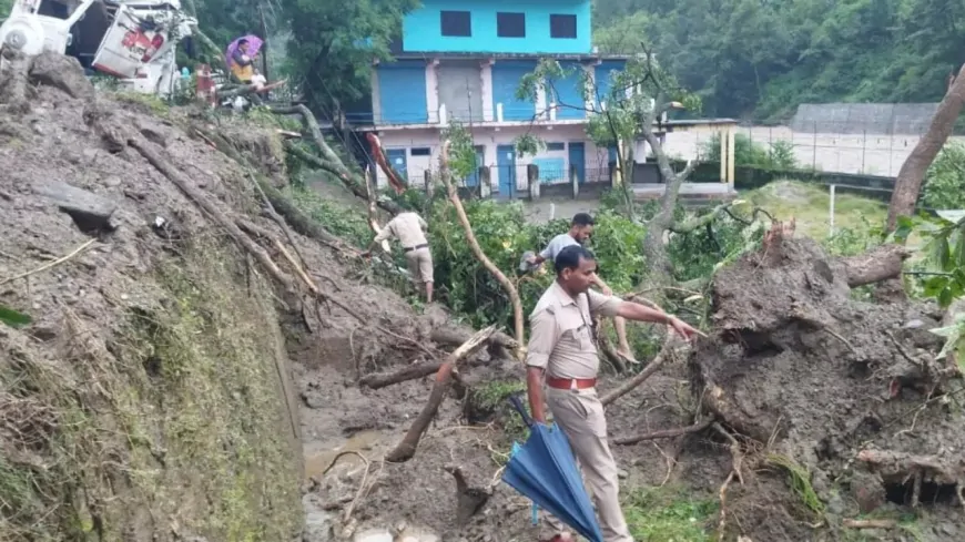 चमोली के थराली में फटा बादल, राहत और बचाव कार्य में जुटी रेस्क्यू टीम