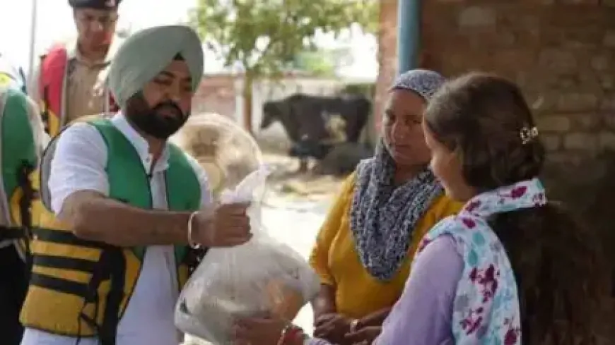 पंजाब में लगातार बारिश से बाढ़ जैसे हालात, मंत्री और विधायक पहुंचे राहत सामग्री लेकर