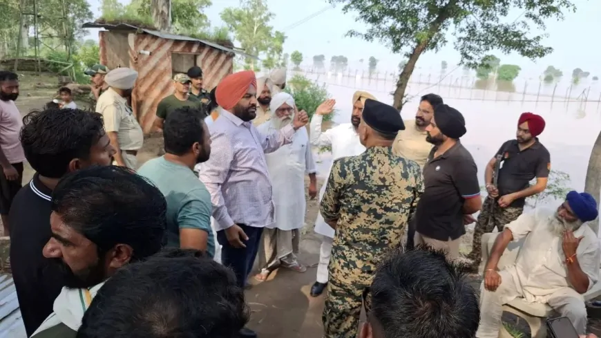 अमृतसर में बाढ़ के बाद रेस्क्यू ऑपरेशन, जिले के कई अधिकारी ग्राउंड जीरो पर उतरे