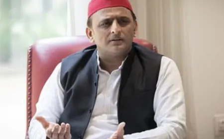 'सपा' की 36 गाड़ियों का कटा चालान, अखिलेश-डिंपल के काफिले की 9-9 लग्जरी कारें भी शामिल