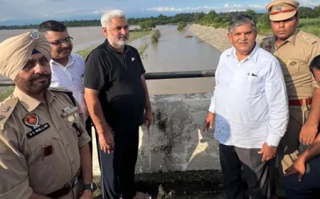 पंजाब राज्यपाल ने बाढ़ प्रभावित इलाकों का लिया जायजा, घग्गर नदी के बाढ़ प्रभावित क्षेत्रों का किया दौरा