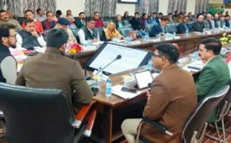 सांसद अनुराग ठाकुर ने व्यापारियों के साथ की बैठक, GST की दरों में कटौती को लेकर केंद्र का जताया आभार