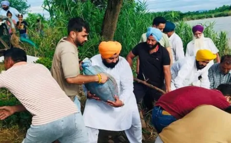 कैबिनेट मंत्री हरजोत बैंस का बाढ़ प्रभावित इलाकों का दौरा, पीड़ित परिवारों को दी राहत राशि