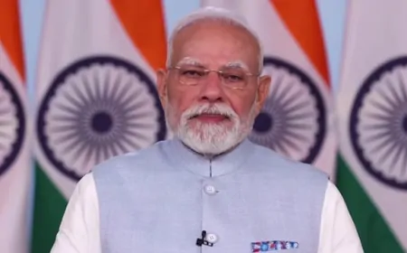 PM MODI : 'देश दर्जनों टैक्स से मुक्त हुआ, अब हर दुकान को स्‍वदेशी से सजाना है'