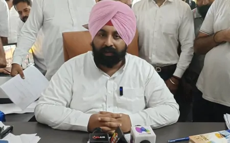 कैबिनेट मंत्री हरजोत बैंस ने बाढ़ पीड़ितों से की मुलाकात, हर संभव मदद का भरोसा दिया 