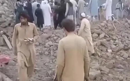 पाकिस्तानी सेना ने अपने ही लोगों पर बरसाए बम, एयर स्ट्राइक में 30 लोगों की हुई मौत