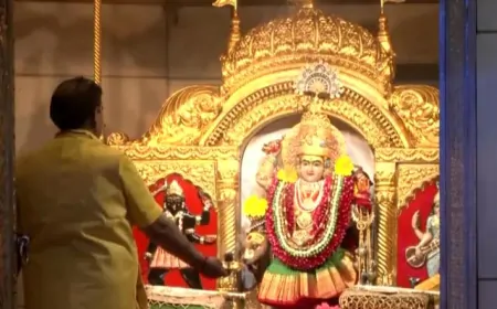 शारदीय नवरात्रि का चौथा दिन, देश भर के मंदिरों में की जा रही है मां कुष्मांडा की पूजा