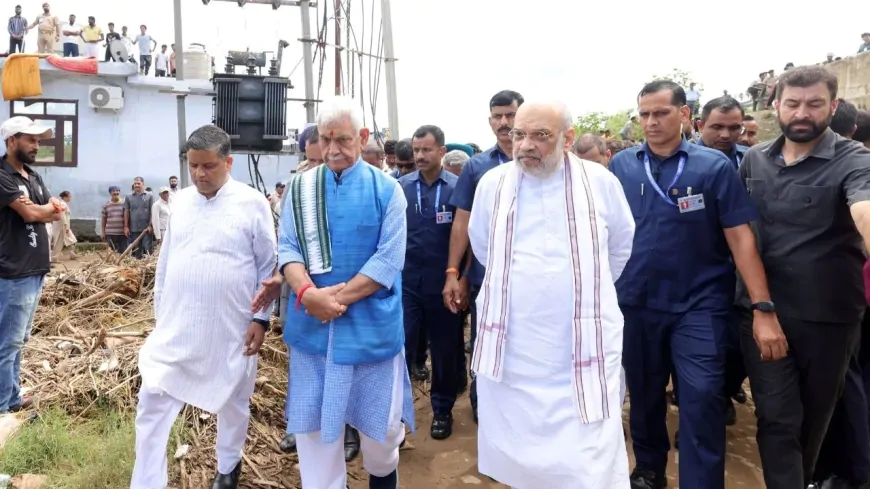 गृह मंत्री ने जम्मू-कश्मीर के बाढ़ प्रभावित इलाकों का किया दौरा, बाढ़ पीड़ितों से की मुलाकात