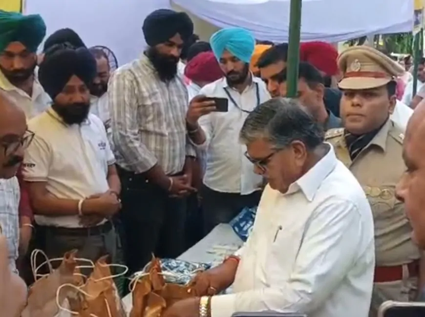 पंजाब में बाढ़ का कहर बरकरार, राज्यपाल ने बाढ़ पीड़ितों से की मुलाकात