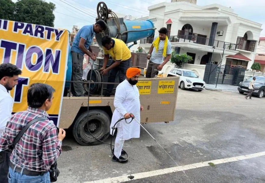 गली-गली तक पहुंचा सैनिटाइजेशन अभियान, शिक्षा मंत्री  हरजोत सिंह बैंस ने खुद संभाली कमान