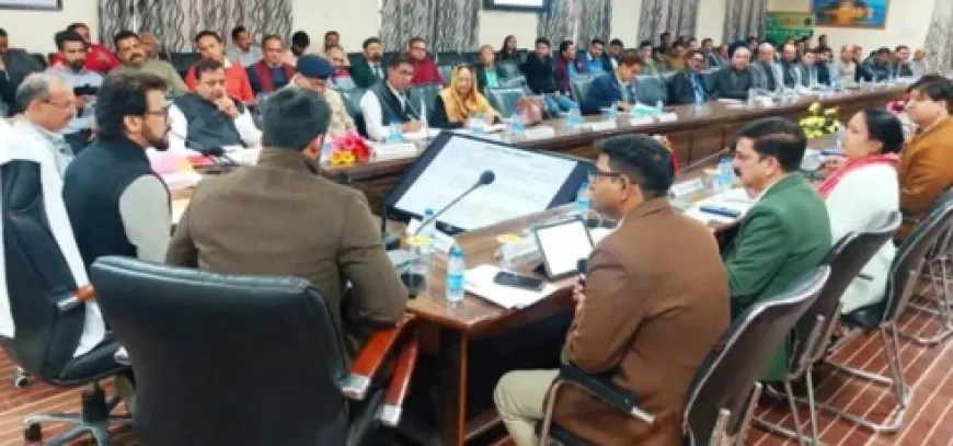 सांसद अनुराग ठाकुर ने व्यापारियों के साथ की बैठक, GST की दरों में कटौती को लेकर केंद्र का जताया आभार