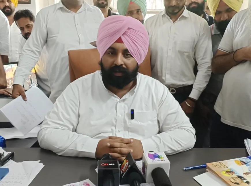 कैबिनेट मंत्री हरजोत बैंस ने बाढ़ पीड़ितों से की मुलाकात, हर संभव मदद का भरोसा दिया 