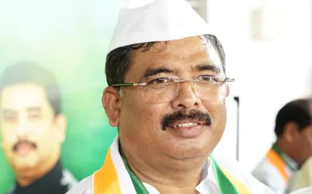 Bihar Election : JDU को लगा बड़ा झटका, 2 बार के सांसद संतोष कुशवाह RJD में शामिल