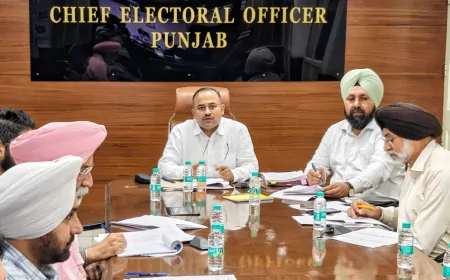 पंजाब के मुख्य निर्वाचन अधिकारी सिबिन सी ने तरन तारन के डिप्टी कमिश्नर और एस.एस.पी. के साथ की समीक्षा बैठक