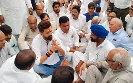 IPS वाई पूरन कुमार के परिजन से मिले केंद्रीय मंत्री चिराग पासवान, उचित कार्रवाई का दिया आश्वासन 