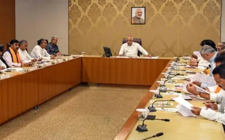 गुजरात में हुआ बड़ा राजनीतिक घटनाक्रम, CM को छोड़ सभी मंत्रियों ने दिया इस्तीफा