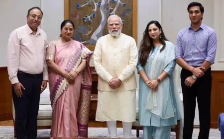 दिल्ली की CM रेखा गुप्ता ने PM मोदी से मुलाकात की, दिवाली की शुभकामनाएं दीं