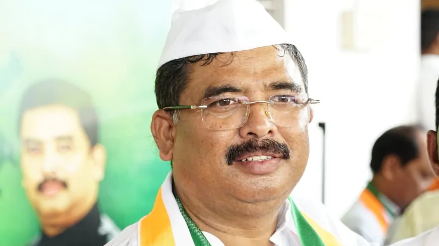 Bihar Election : JDU को लगा बड़ा झटका, 2 बार के सांसद संतोष कुशवाह RJD में शामिल