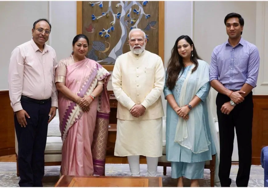 दिल्ली की CM रेखा गुप्ता ने PM मोदी से मुलाकात की, दिवाली की शुभकामनाएं दीं