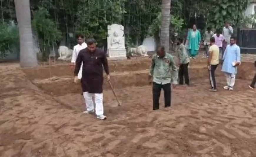 मंत्री परवेश वर्मा ने अपने आवास पर विशेष छठ घाट का कराया निर्माण, 100 से 200 महिलाएं पूजा में हो सकेंगी शामिल 