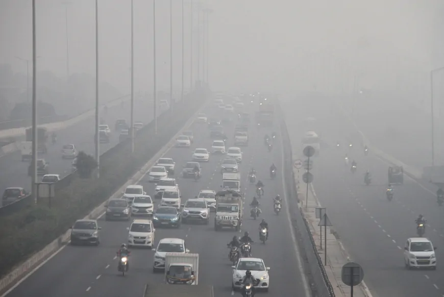 खतरनाक स्तर पर दिल्ली-NCR में AQI, कई जगहों पर AQI 300 के पार, 12 इलाकों में AQI का रेड अलर्ट जारी